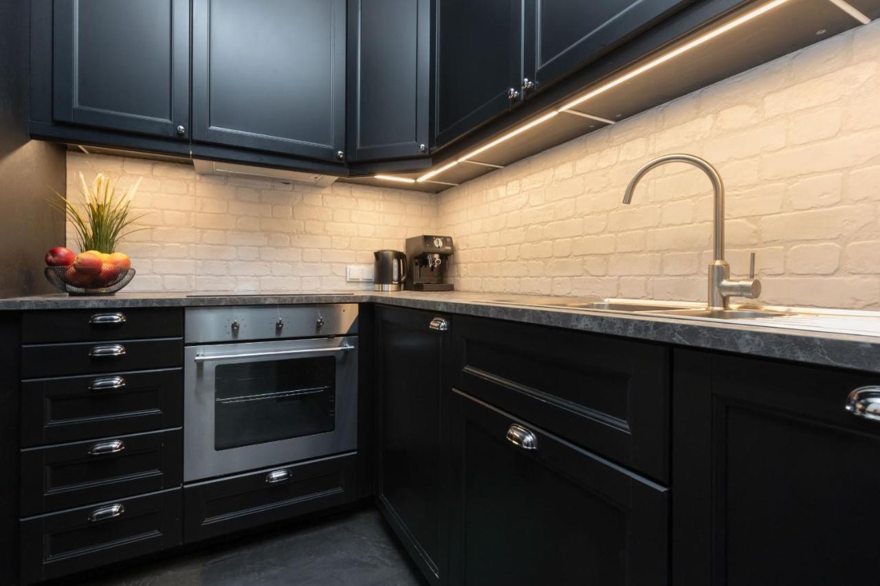 Stylish & Trendy 1 Bedroom Wola With Parking By Renters Butas Warsaw