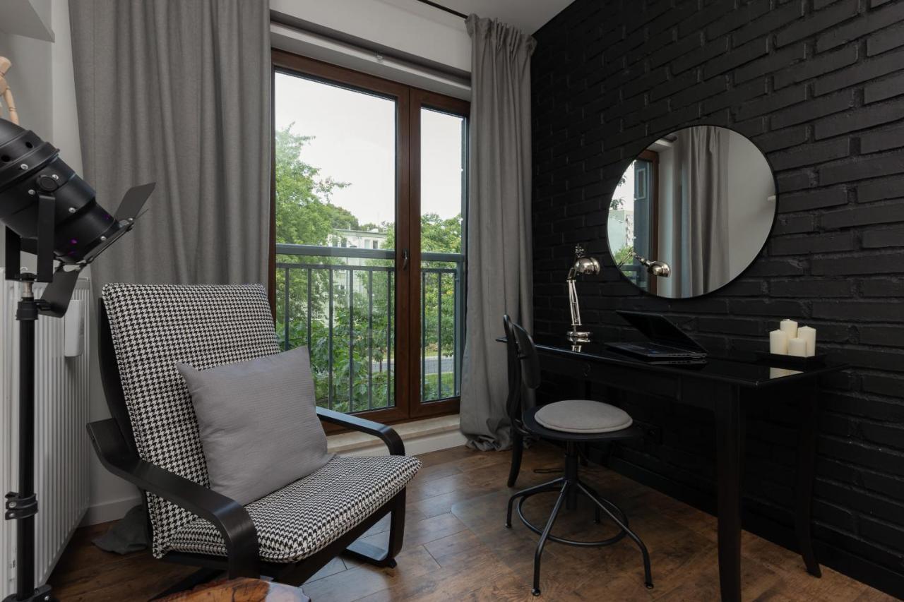 Stylish & Trendy 1 Bedroom Wola With Parking By Renters Butas