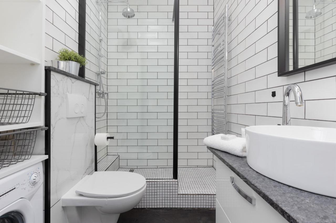 Stylish & Trendy 1 Bedroom Wola With Parking By Renters Apartment Warschau